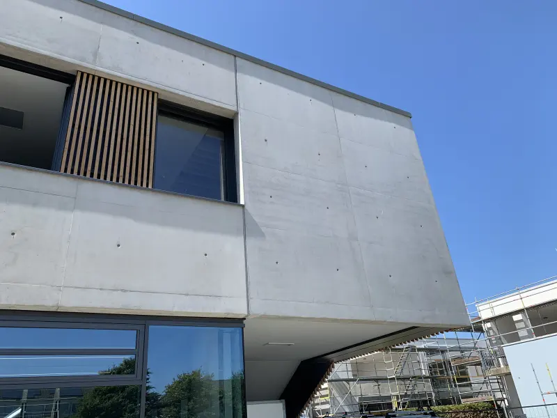 Auskragender Baukörper der Norbertschule Münster