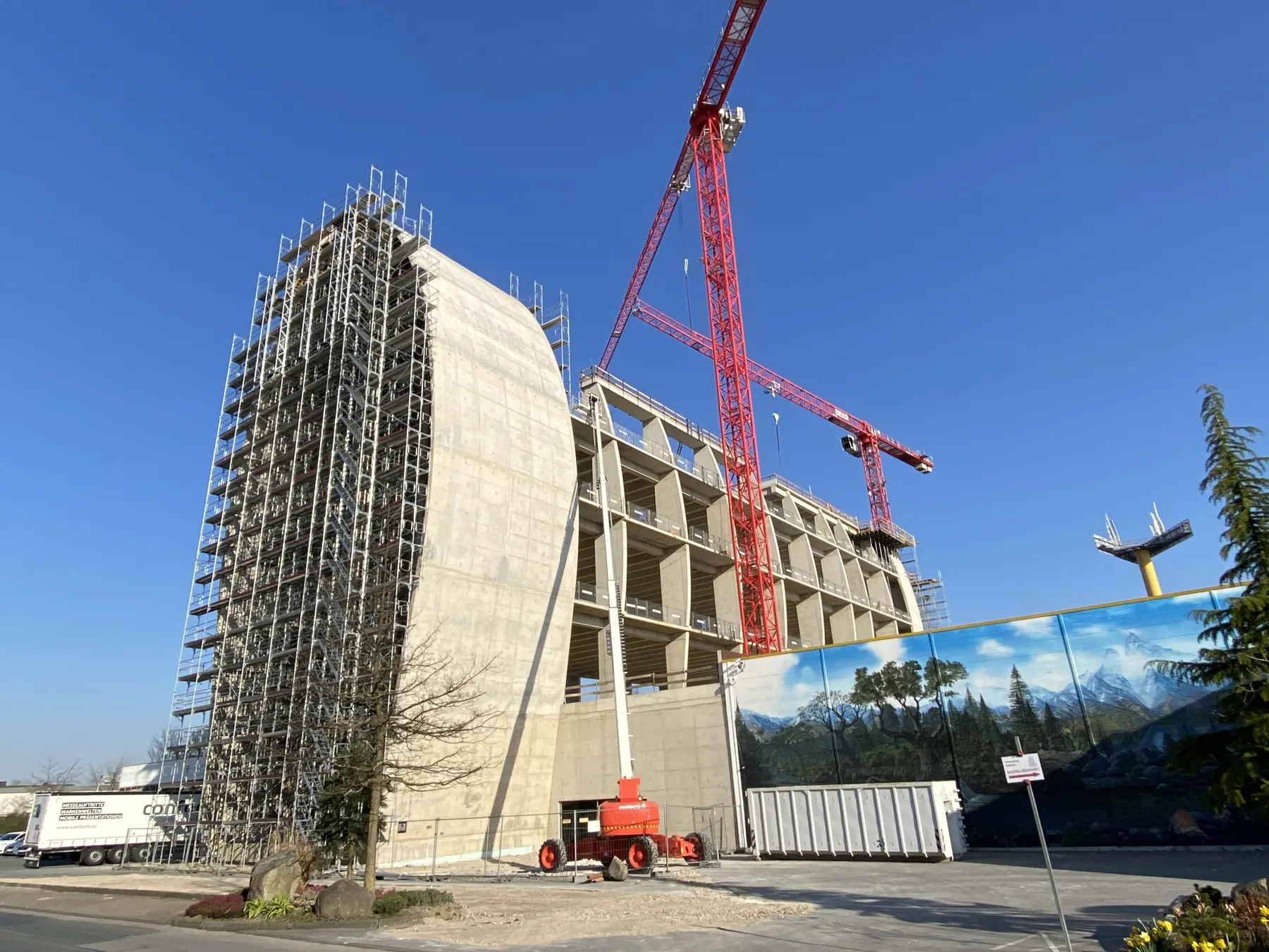 Gekrümmte Betonschale im Bau beim Neubau Spartherm Melle