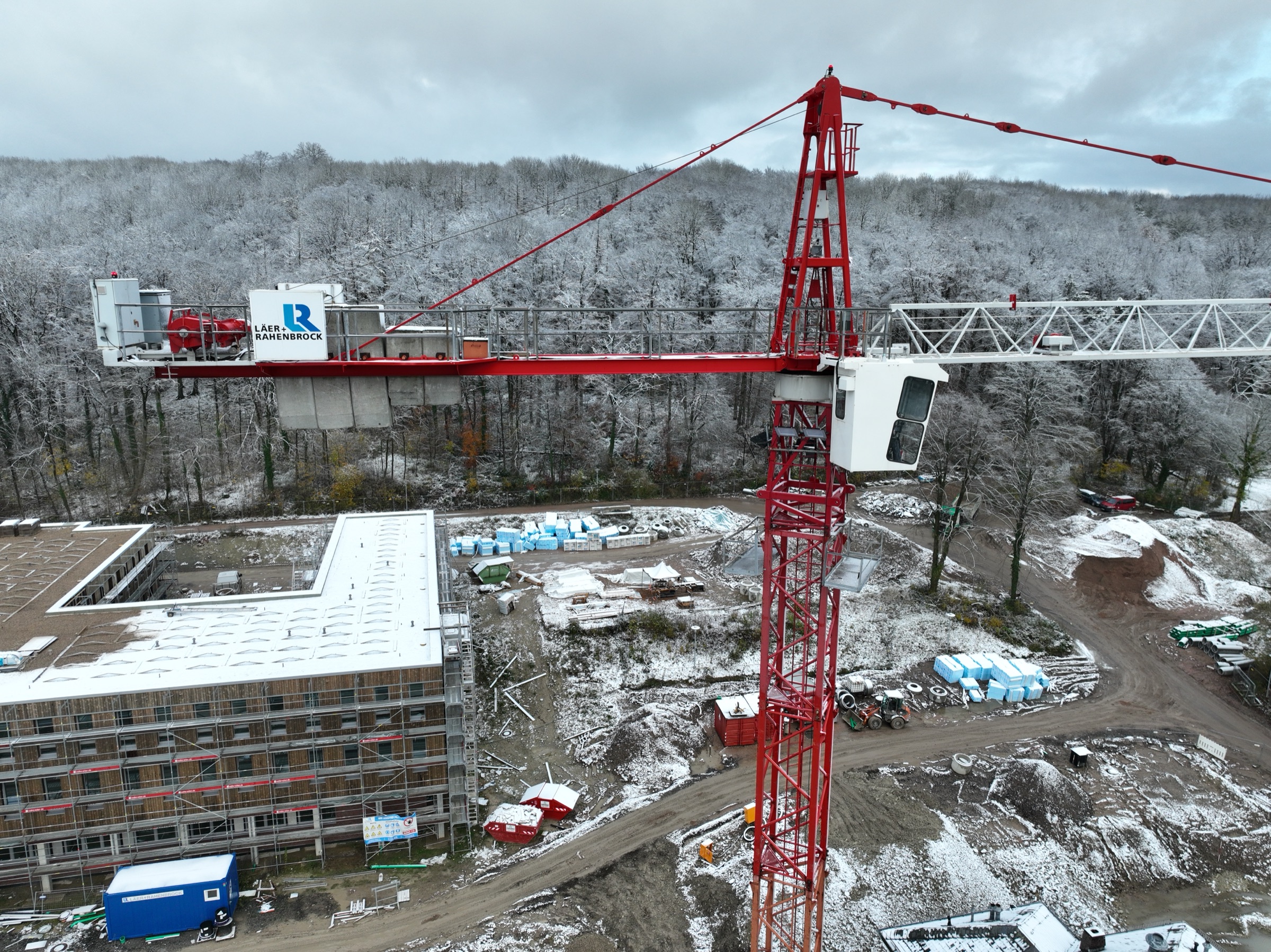 Großbaustelle mit Turmdrehkran von Läer und Rahenbrock